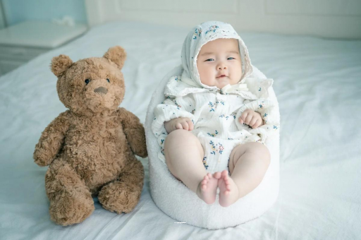 忻州宝宝吃不饱母乳的症状